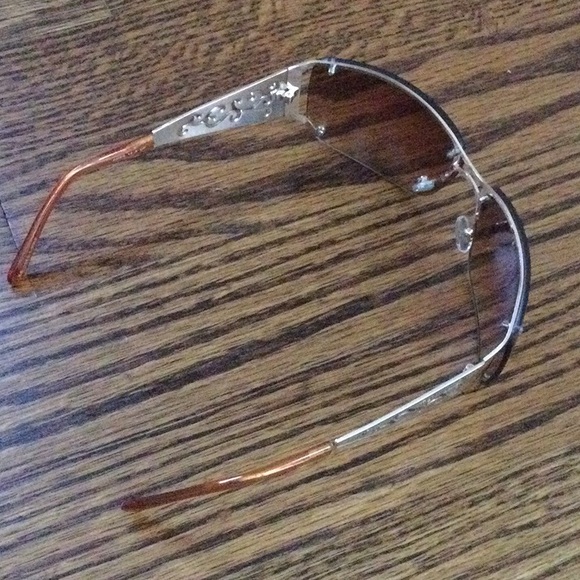 NWOT Sunglasses from Urban Outfitters. Brown/Amber lenses. Gold detailing. - Picture 2 of 3